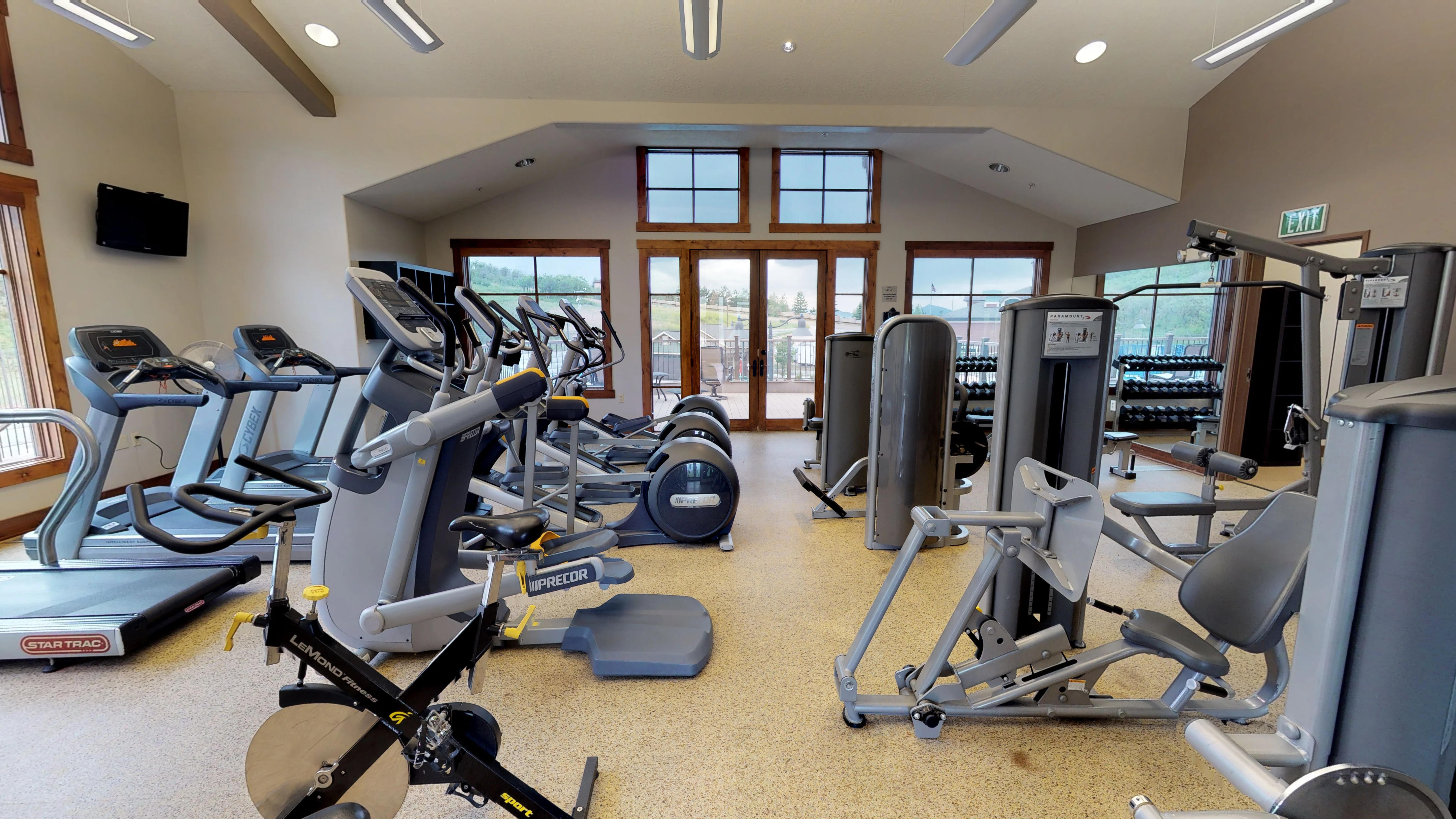 SunCrest-Clubhouse-Gym